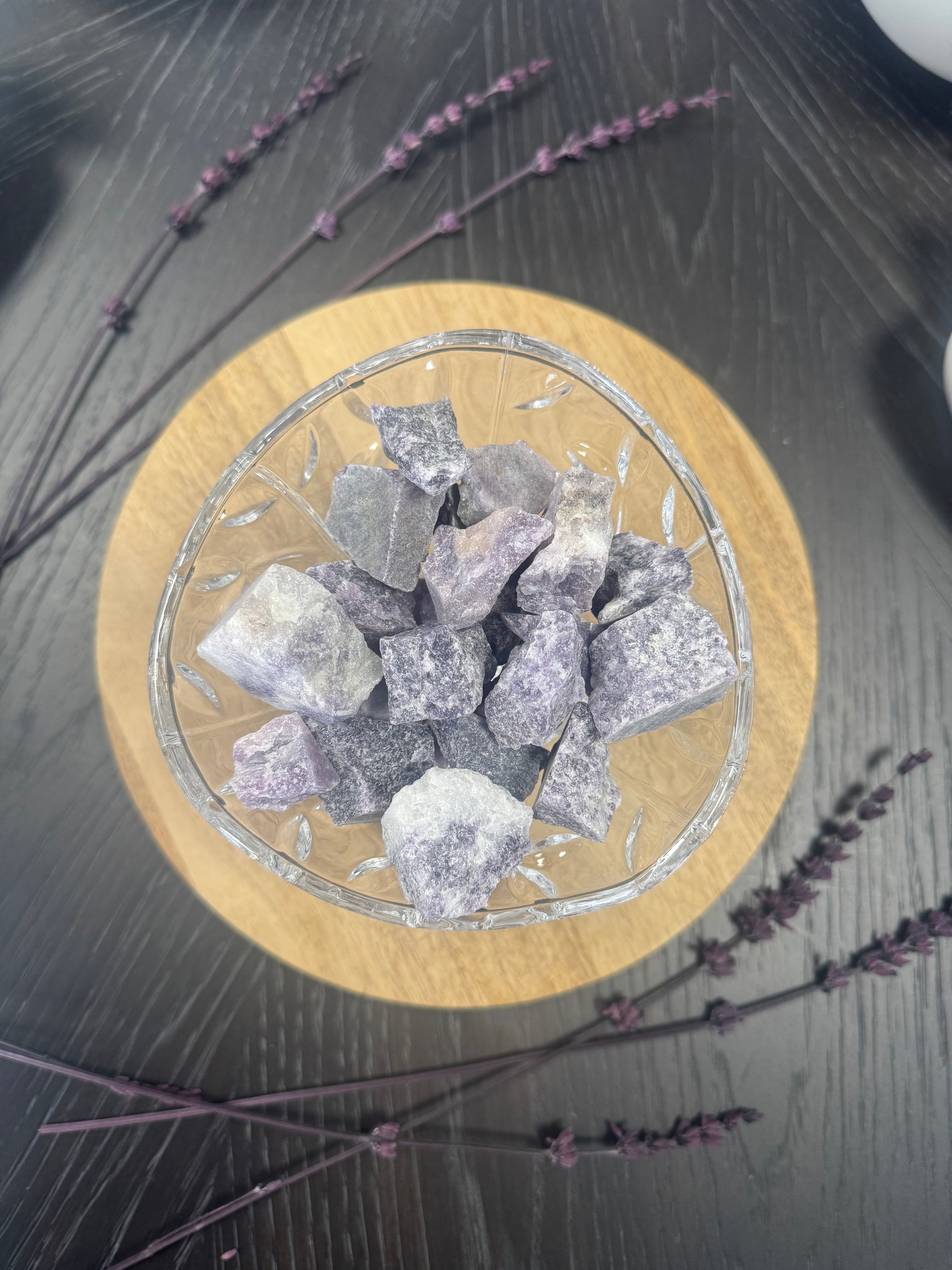 Lepidolite cruda