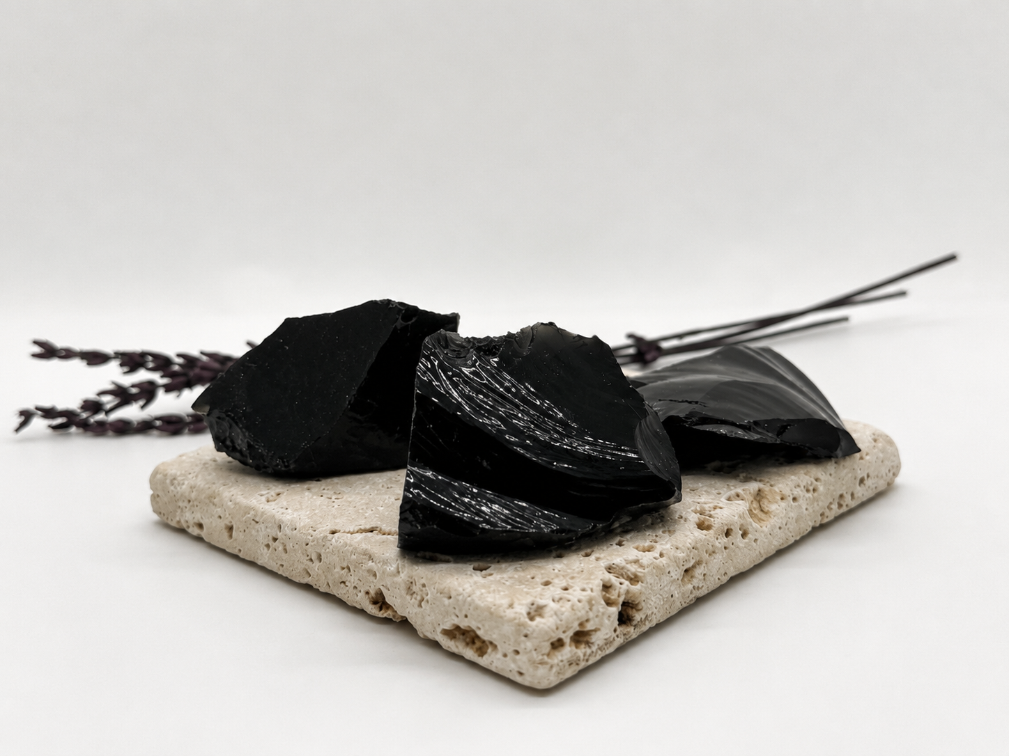 Obsidiana cruda 2-3”
