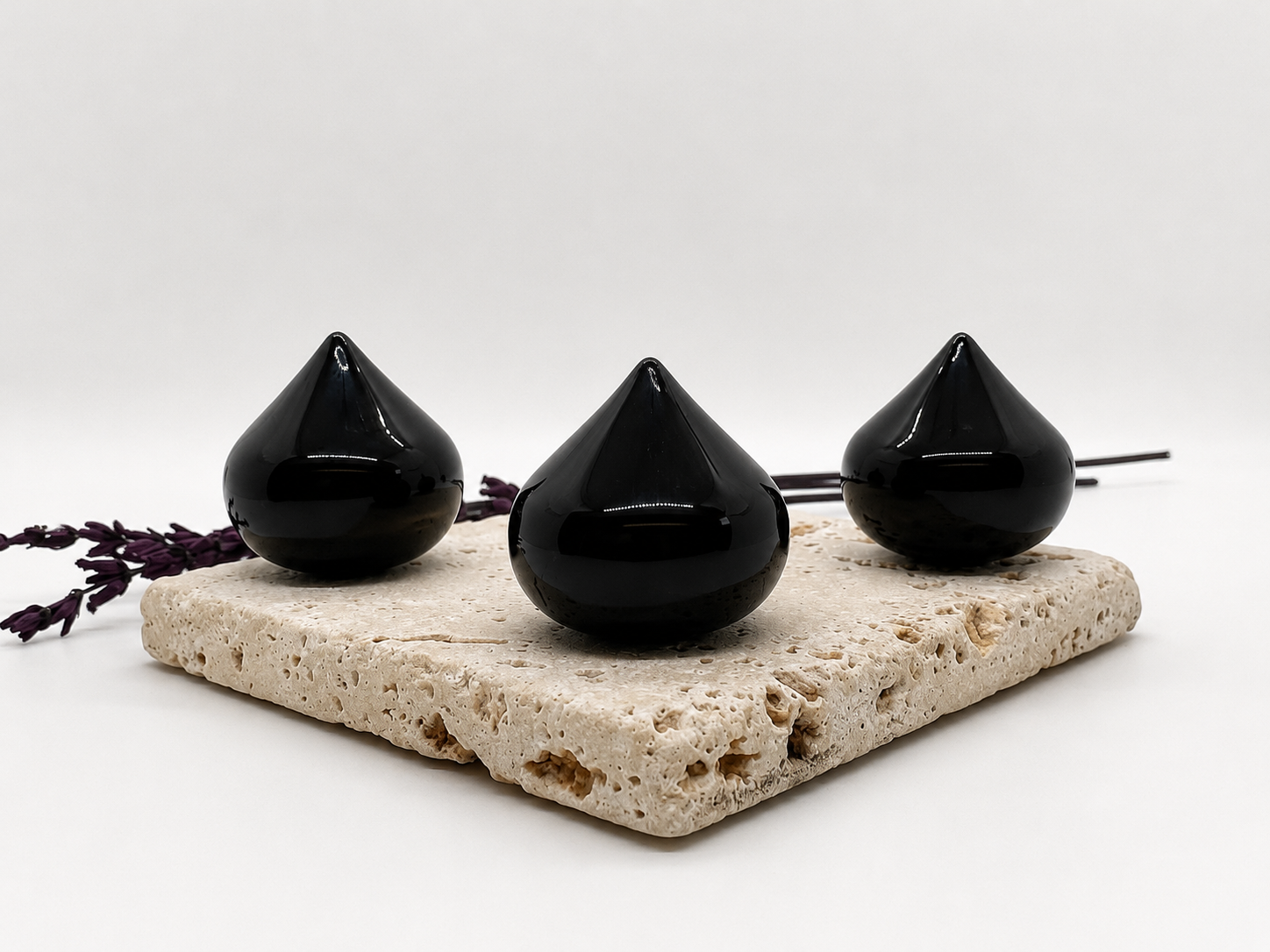 Obsidiana tallada